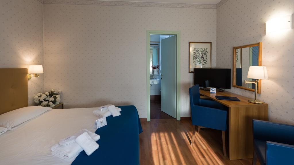 Hotel Lombardia Milan Exterior photo
