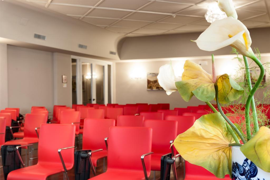 Hotel Lombardia Milan Exterior photo